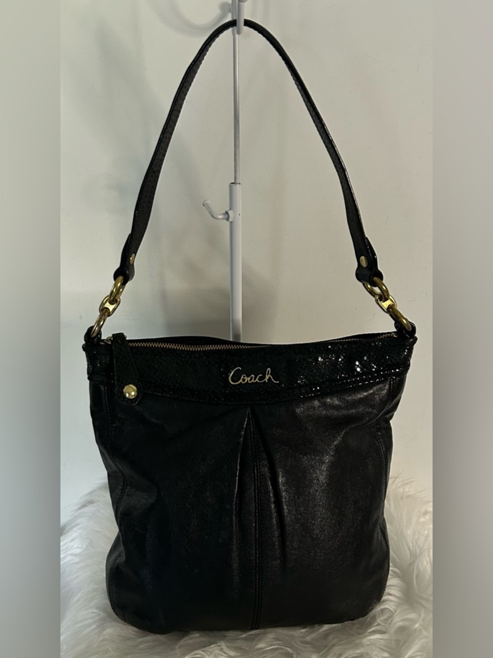 Coach Black Leather Shoulder Bag Snake skin purse Gold Hardware - Picture 5 of 15